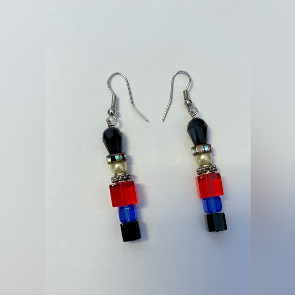 Handmade toy soldier earrings. Square beads silver spacer and pearl. Fish hook - Picture 2 of 4